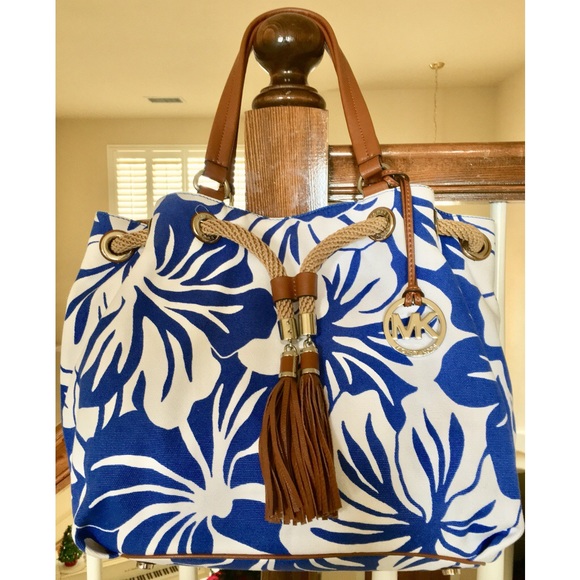 Michael Kors Handbags - *SALE* Michael Kors🌴Tropical Canvas Tote